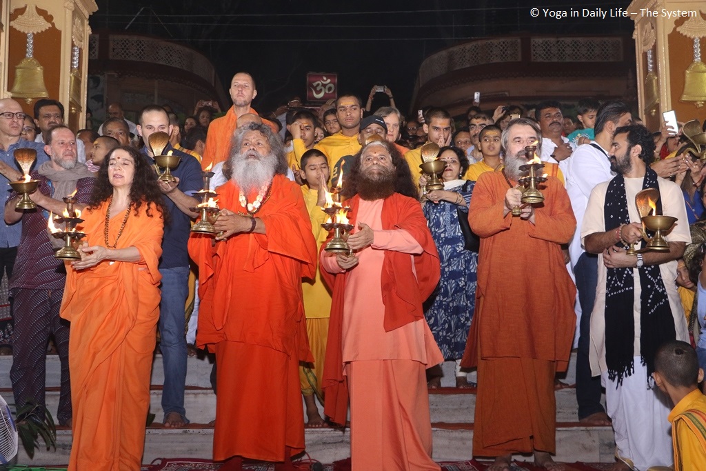 Vishwaguruji's fourth pilgrimage to Sri Alakhpuriji's cave begins in Rishikesh